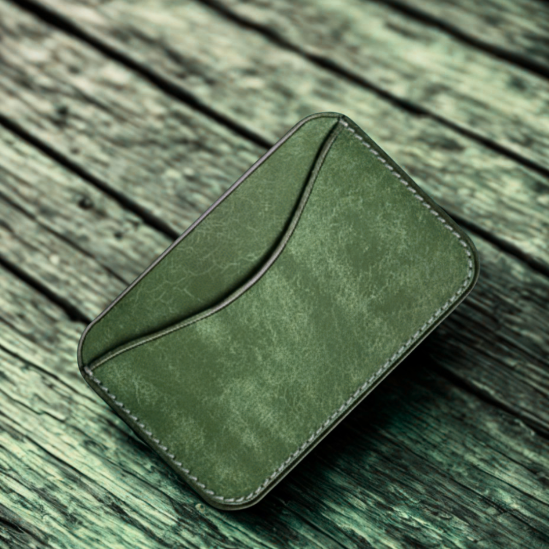 自然の深みを閉じ込めた本革カードホルダー〈手縫い〉