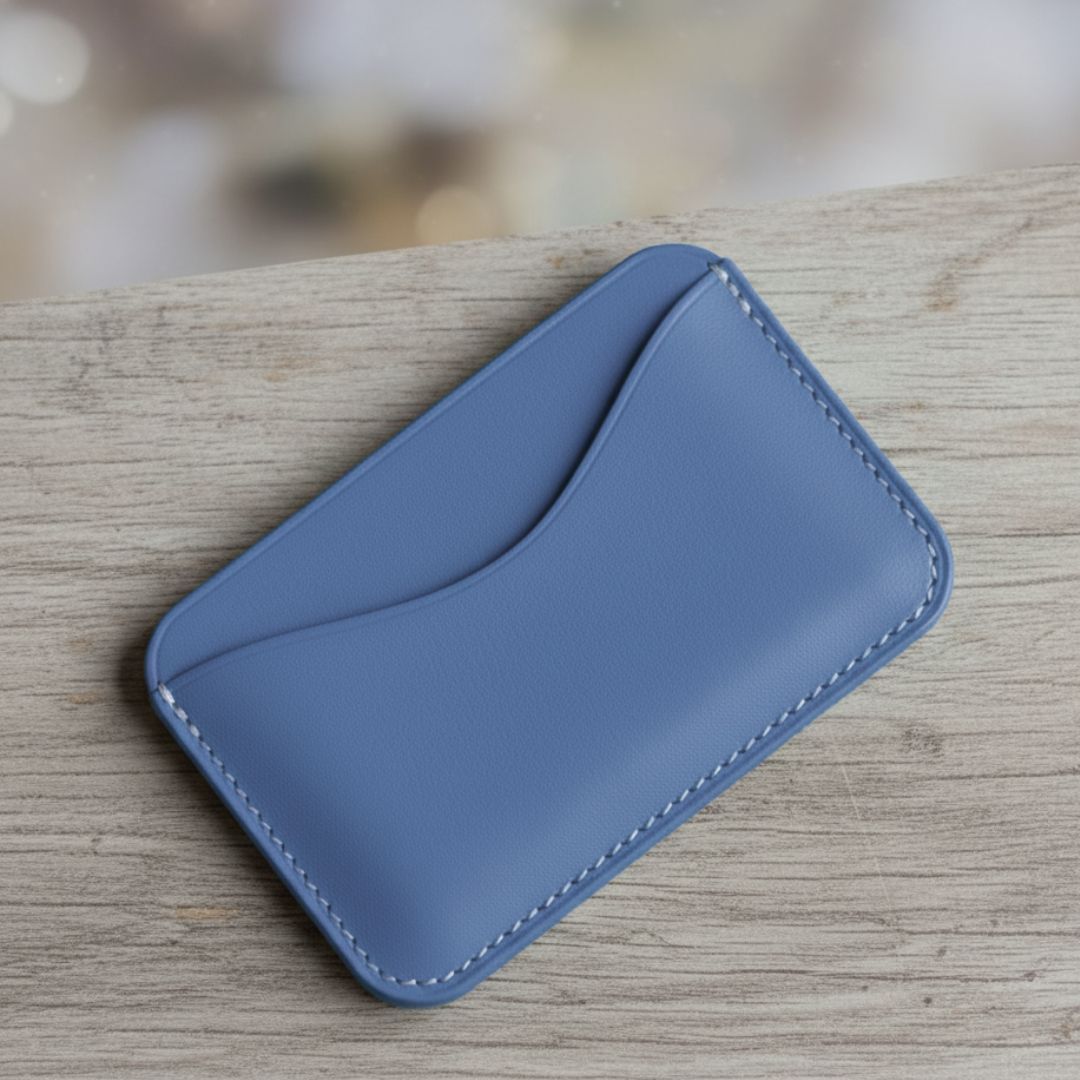 上品なスモーキーブルーの本革カードホルダー〈刻印対応〉