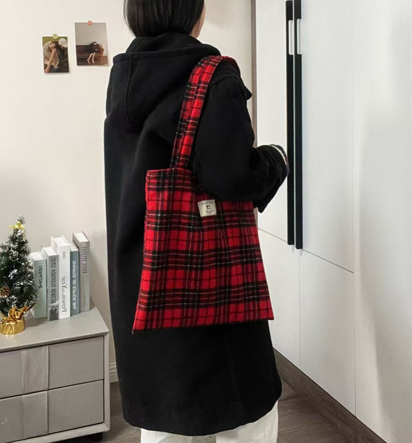 赤チェックトートバッグ 冬限定❄️赤チェック トートバッグ（大容量・A4対応）ウール混素材