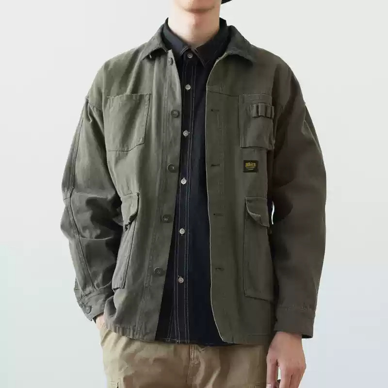 日系レトロなコーデュロイパッチワークの襟のカーゴジャケット男の春と秋の新型のゆったりとした潮牌の多袋のコートです