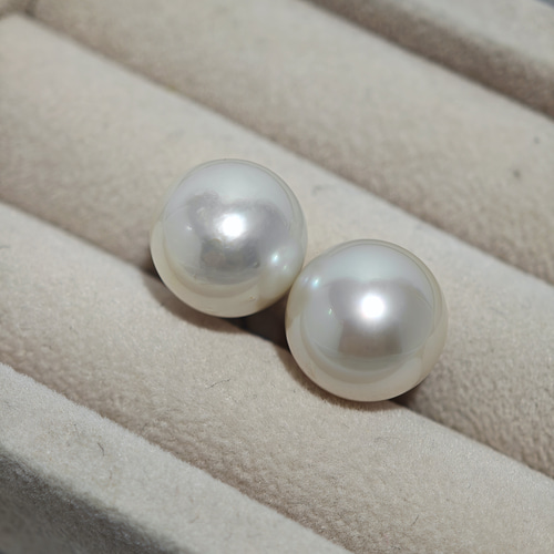 天然南洋白蝶真珠 12.7mm プラチナ ピアス ピアス（スタッド・一粒