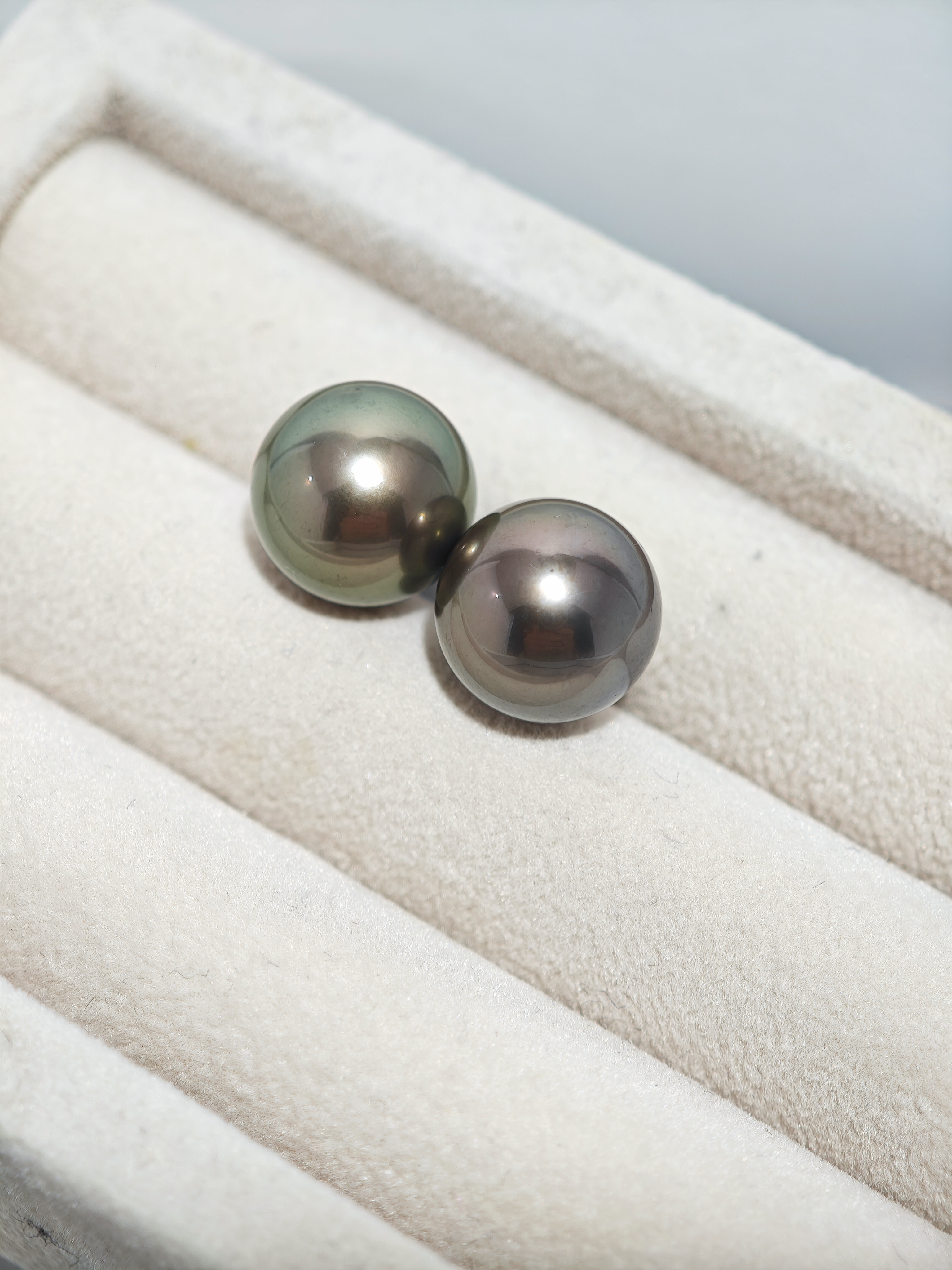 天然南洋黒蝶真珠 タヒチパール プラチナ ピアス