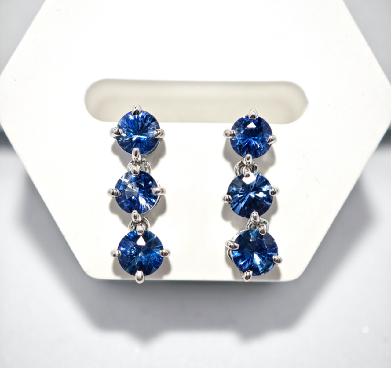 天然サファイア　ダイヤモンドカット シルバー　ピアス