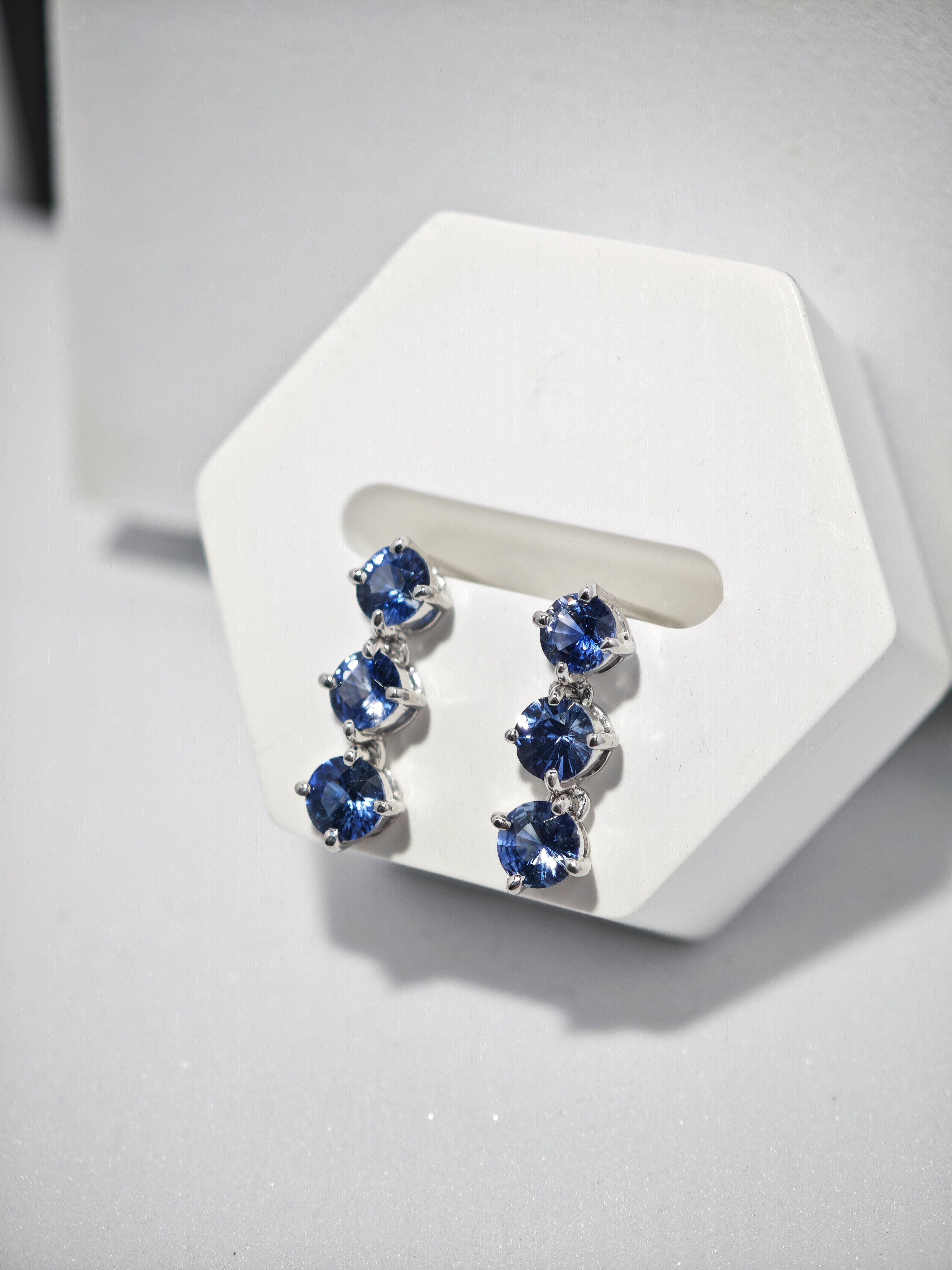 天然サファイア　ダイヤモンドカット シルバー　ピアス