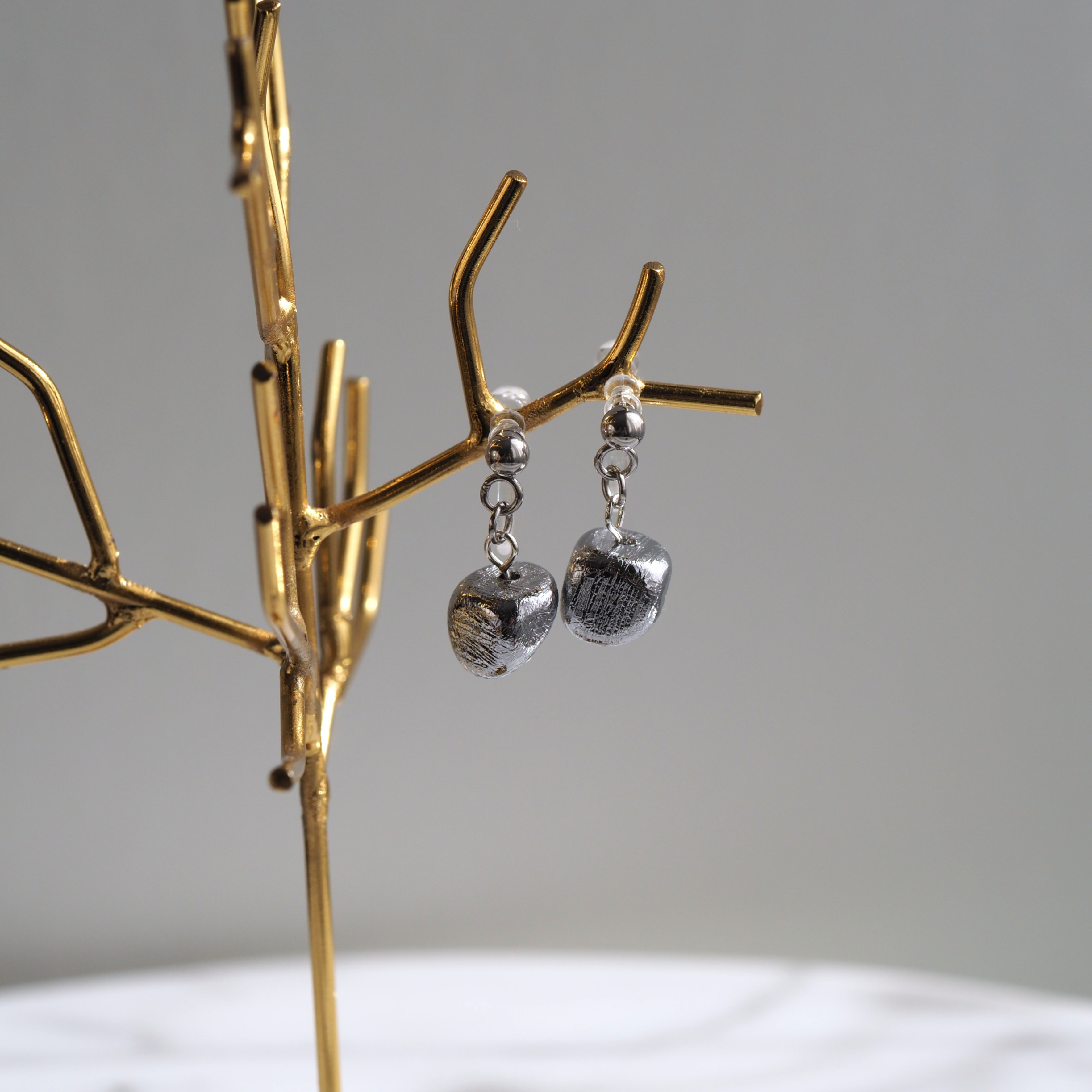 ⭐︎隕石　樹脂ノンホールピアス