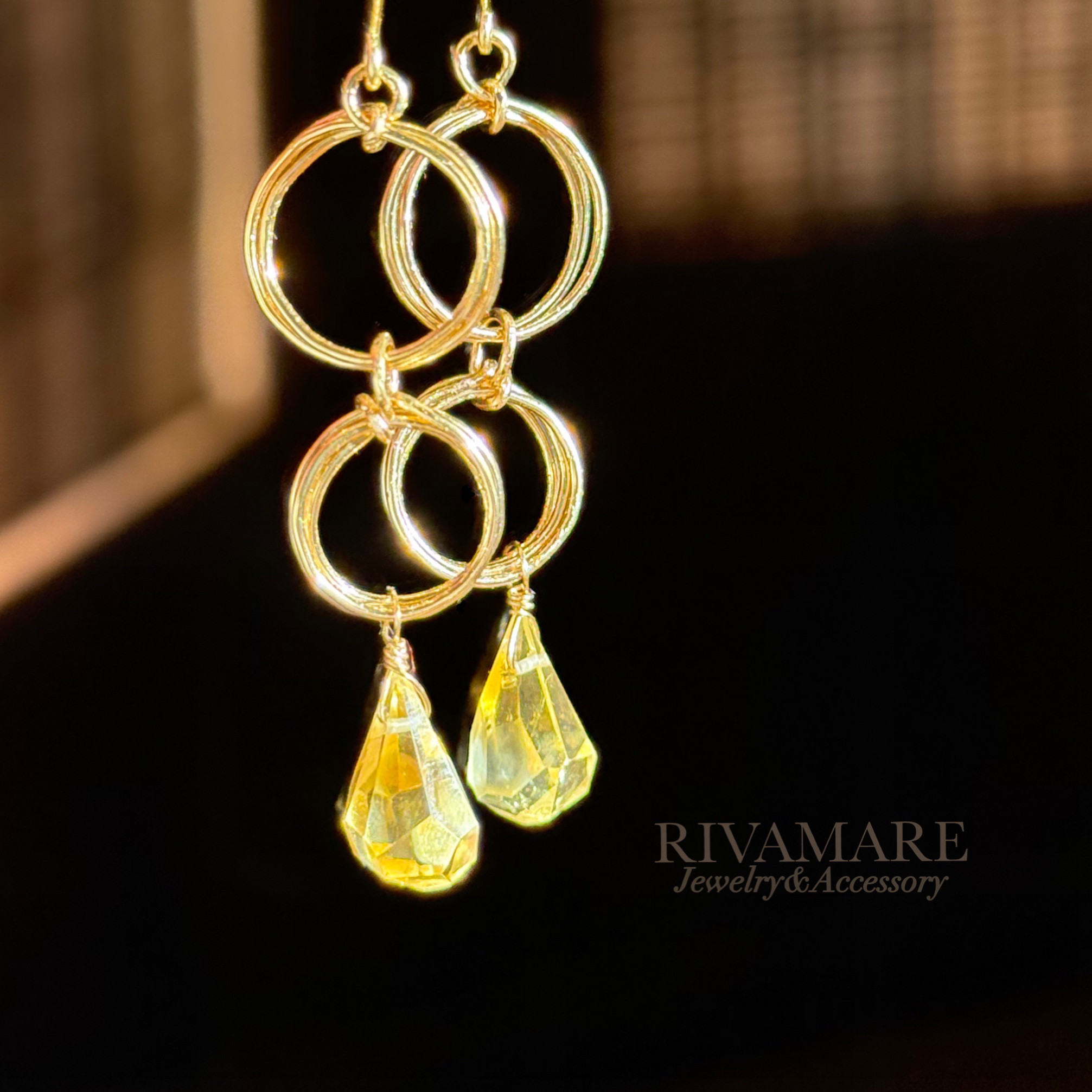 14KGF 天然シトリン ラフドロップ 揺れる一粒ゴールド・リング サークルピアス／イヤリング可〈Éclat Doré〉