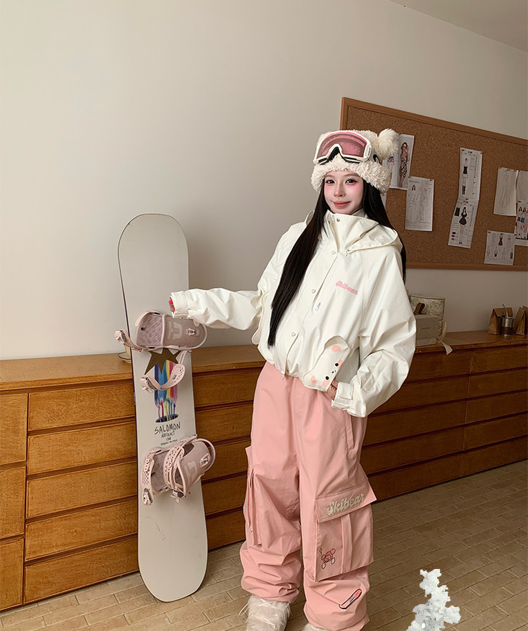 25-26秋冬限定 スノーボードウェア 防水 上下セット ジャケット パンツ 可愛い レディース SN052