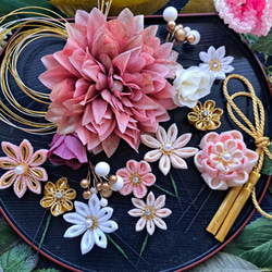 ちりめんボール メタリックヤーン つまみ細工 タッセル 牡丹 髪飾り