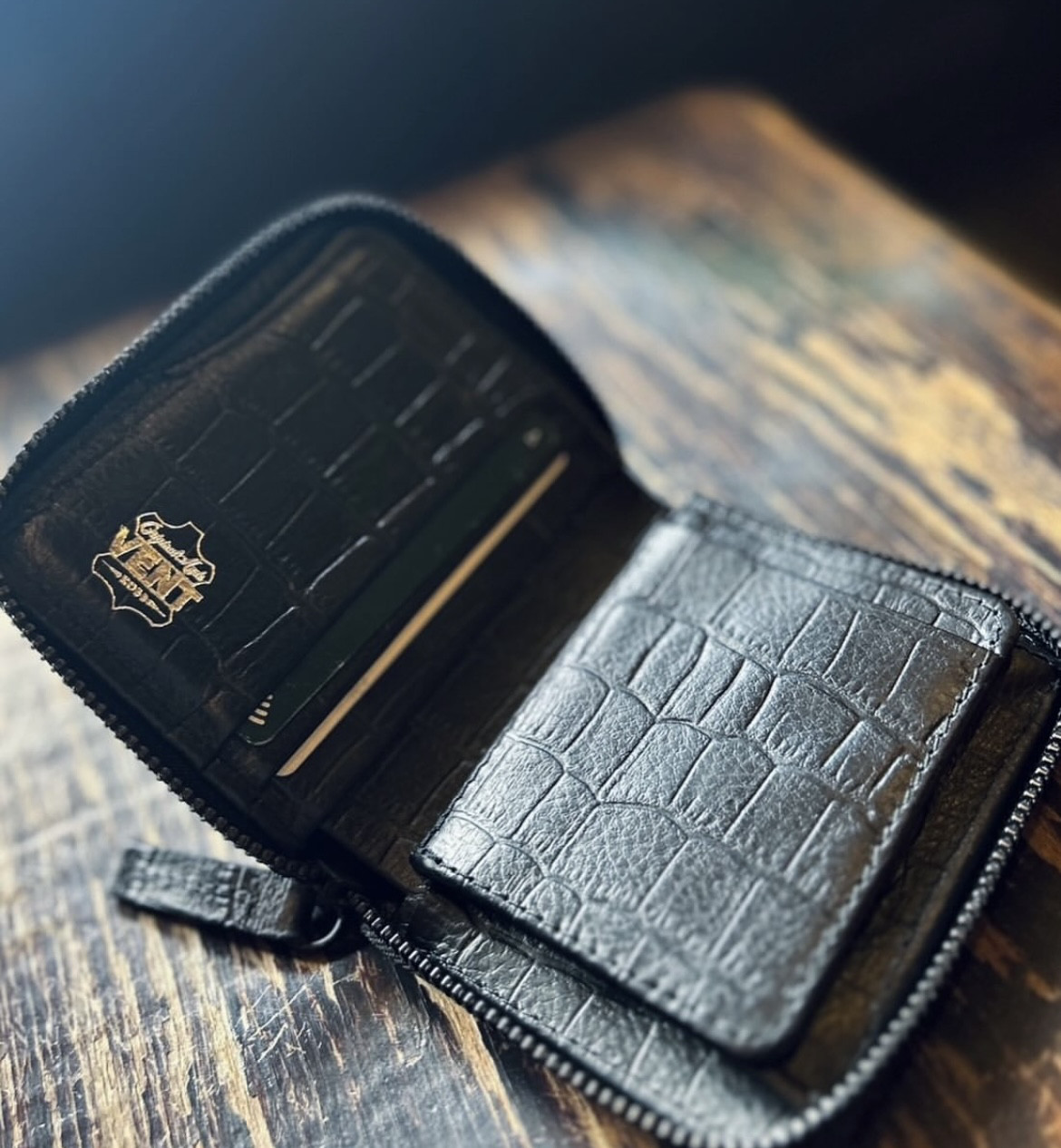 ラウンドジップ　ショートウォレット