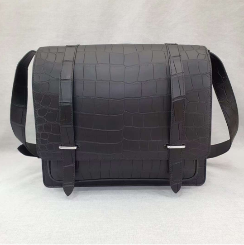 高級クロコダイル革　マット仕上げワニ革　ケンブリッジサッチェルバッグ　裏側羊革　サイズ３４ｘ２７ｘ８ｃｍ