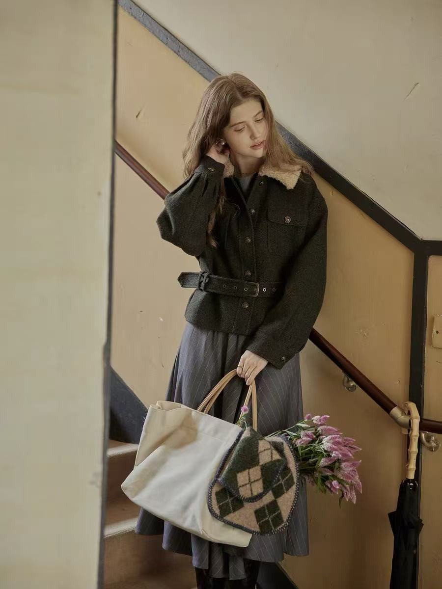 取り外し可能なロールカラージャケット　ドロップスリーブグリーンコート　レトロ感溢れ