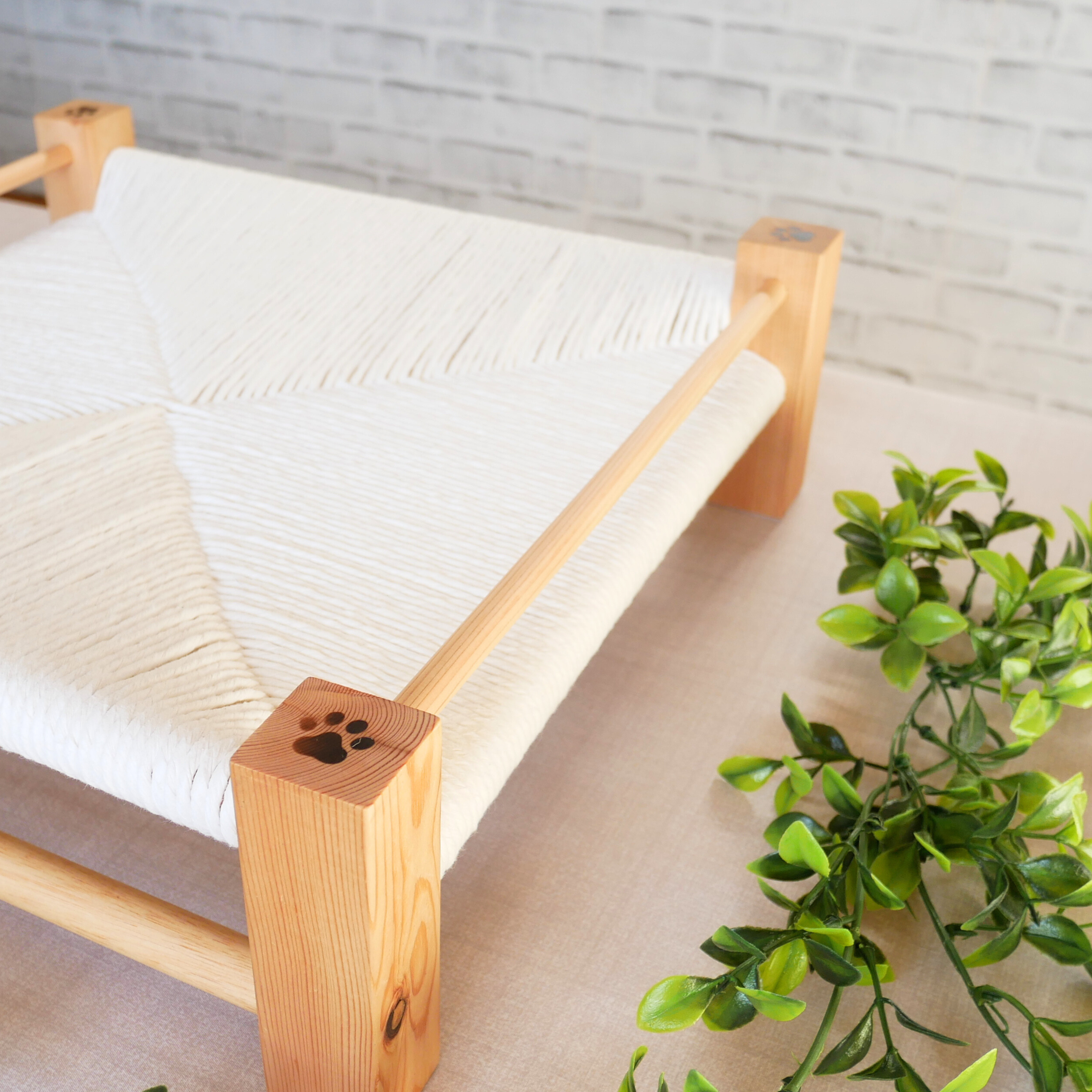 座編みの猫ベッド（正方形・紙）