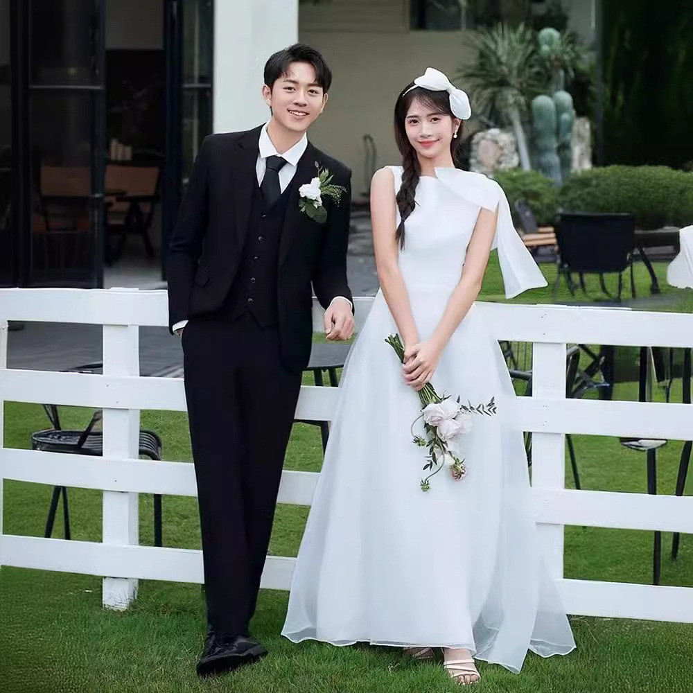 高級感 白 黒 ノースリーブ ウェディングドレス シンプル 韓国風 花嫁 誕生日 成人式 二次会 前撮り HL636