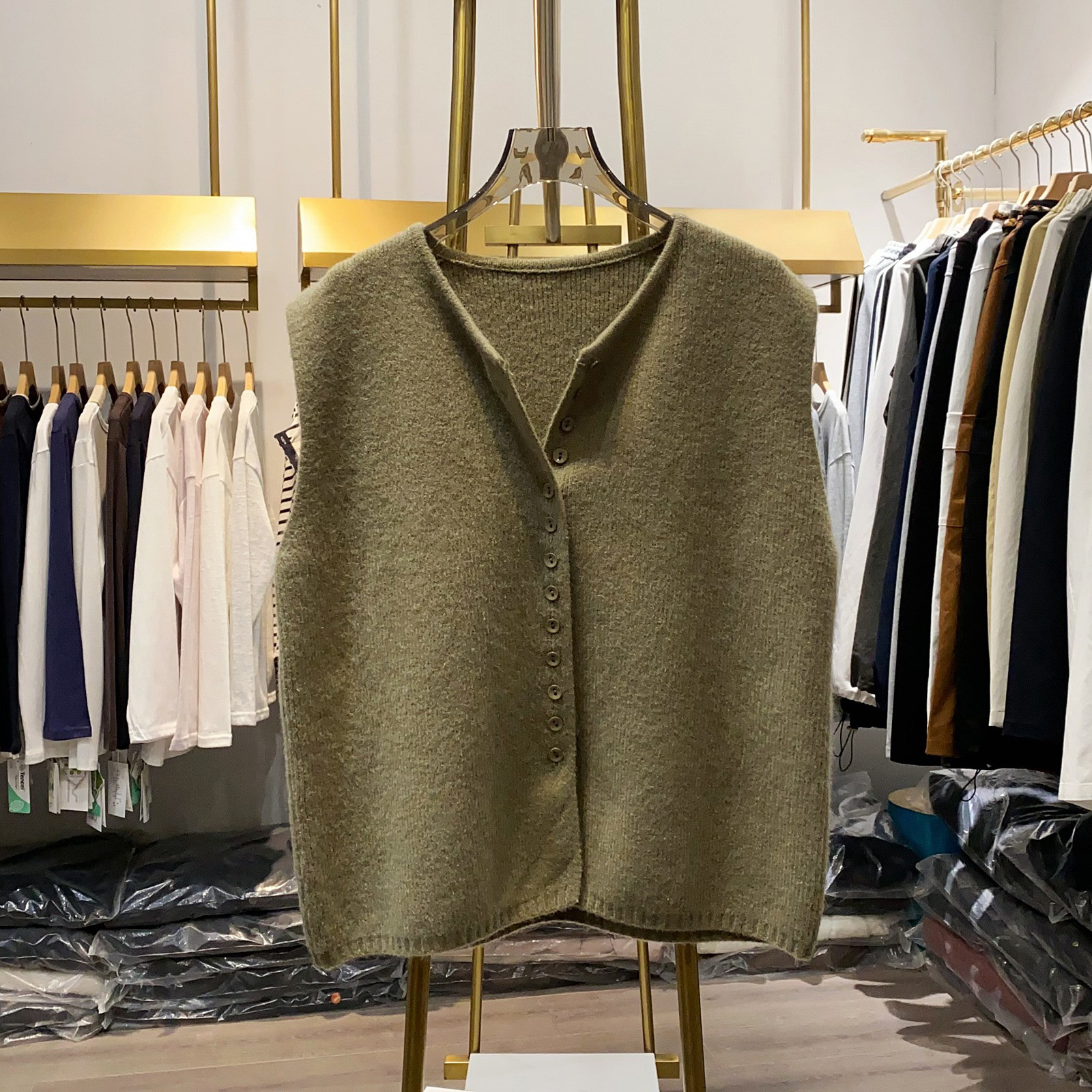 レディース ベスト カーディガン クルーネック 同色ボタン レイヤード トップス