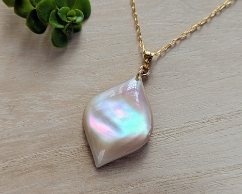 夜光貝パール ♡ リーフネックレス ネックレス・ペンダント 夜光貝