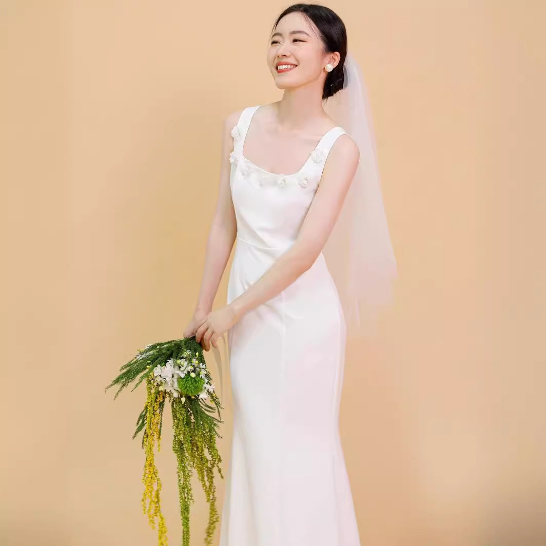 高級感 白 黒 立体花 ノースリーブ ウェディングドレス シンプル 優雅 韓国風 花嫁 誕生日 前撮り HL653