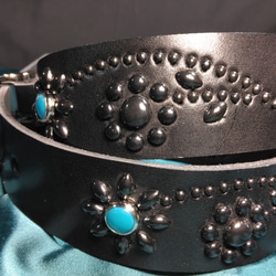 栃木レザーツタ＆フラワースタッズベルト ブラス＆ニッケル その他