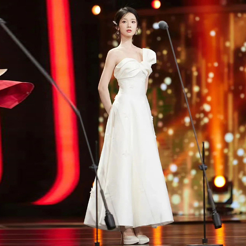 高級感 白 黒 オフショルダー パーティードレス シンプル 韓国風 演奏会 誕生日 成人式 前撮り HL661