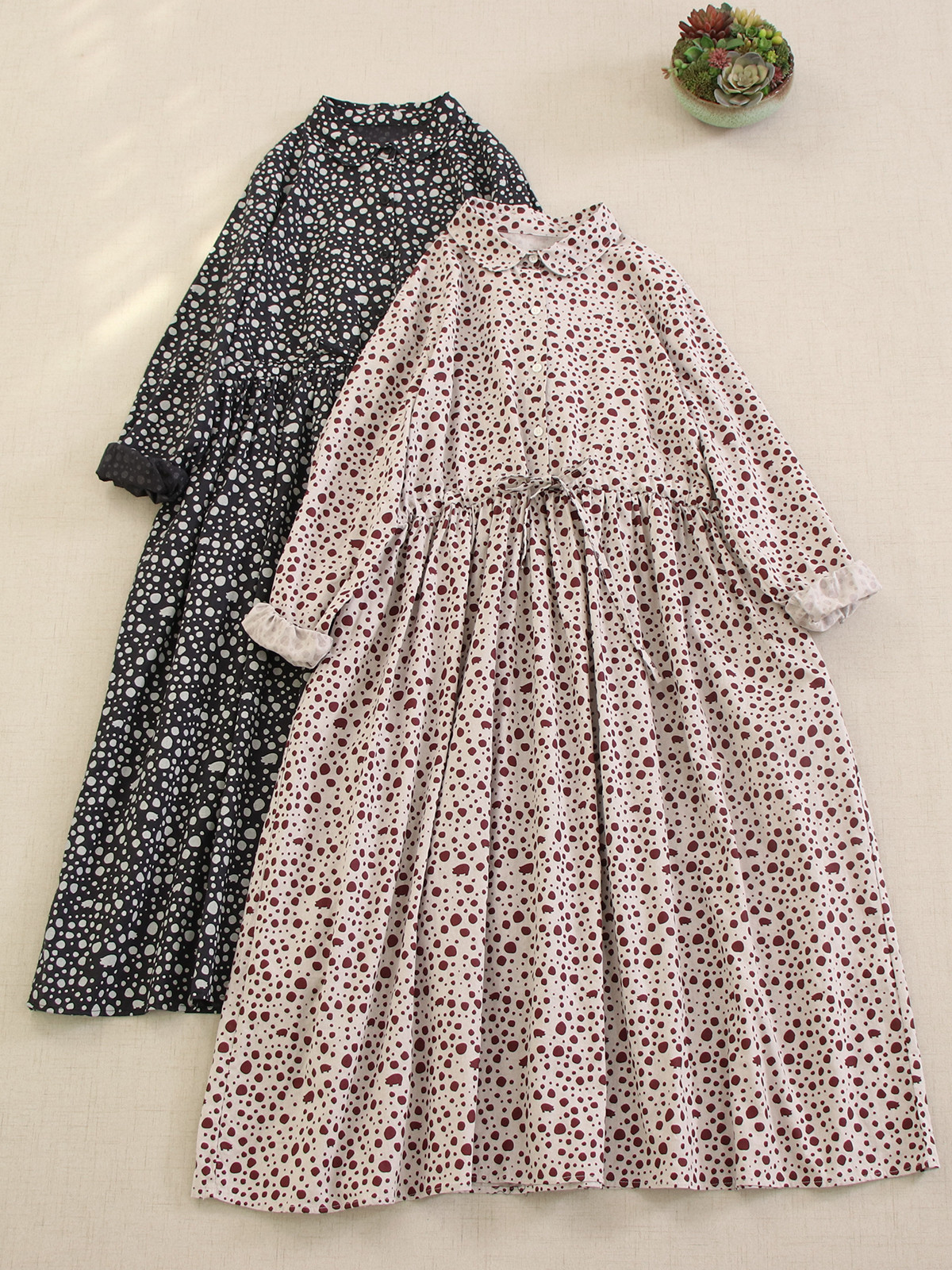 小さなドットプリント ロングスリーブワンピース ルーズフィット 万能搭配 ドローコードウエスト締め スリム効果 ミッドレ