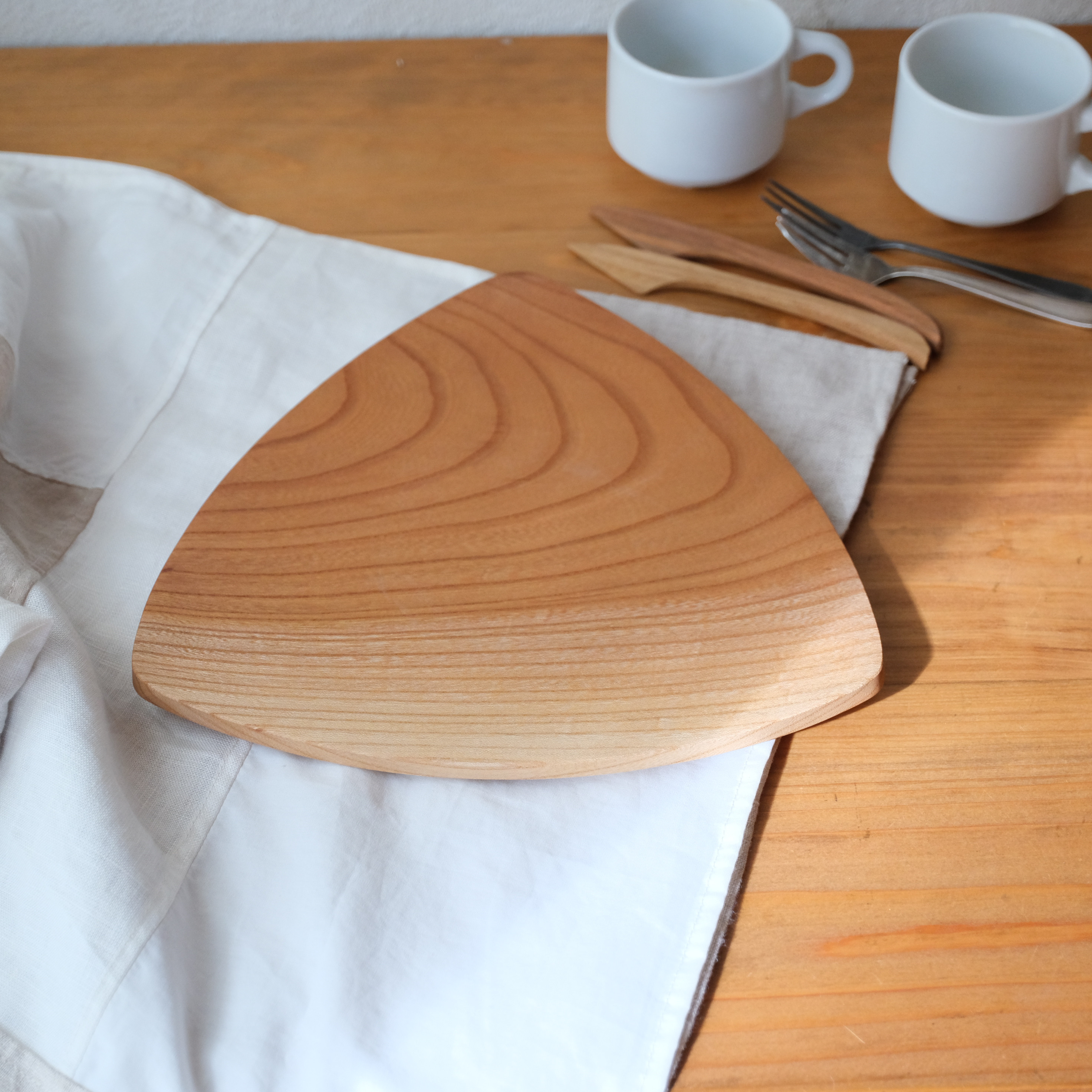 ケヤキの三角プレートM ナチュラル①〈ガラスコーティング〉【v1754】