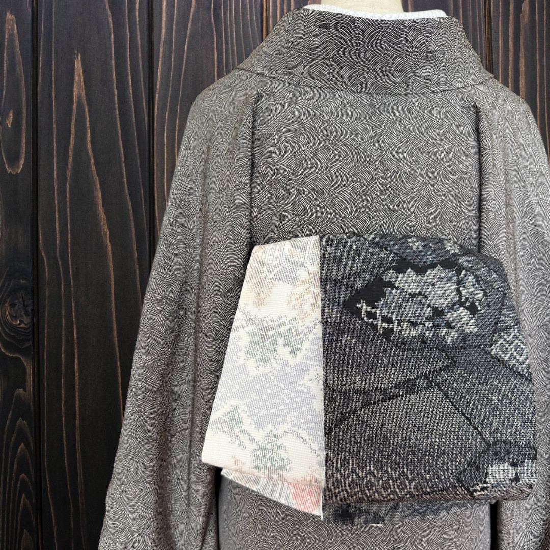 *着物反物*　黒裂取り文と白大島風景　大人の兵児帯　半幅帯　長尺475cm