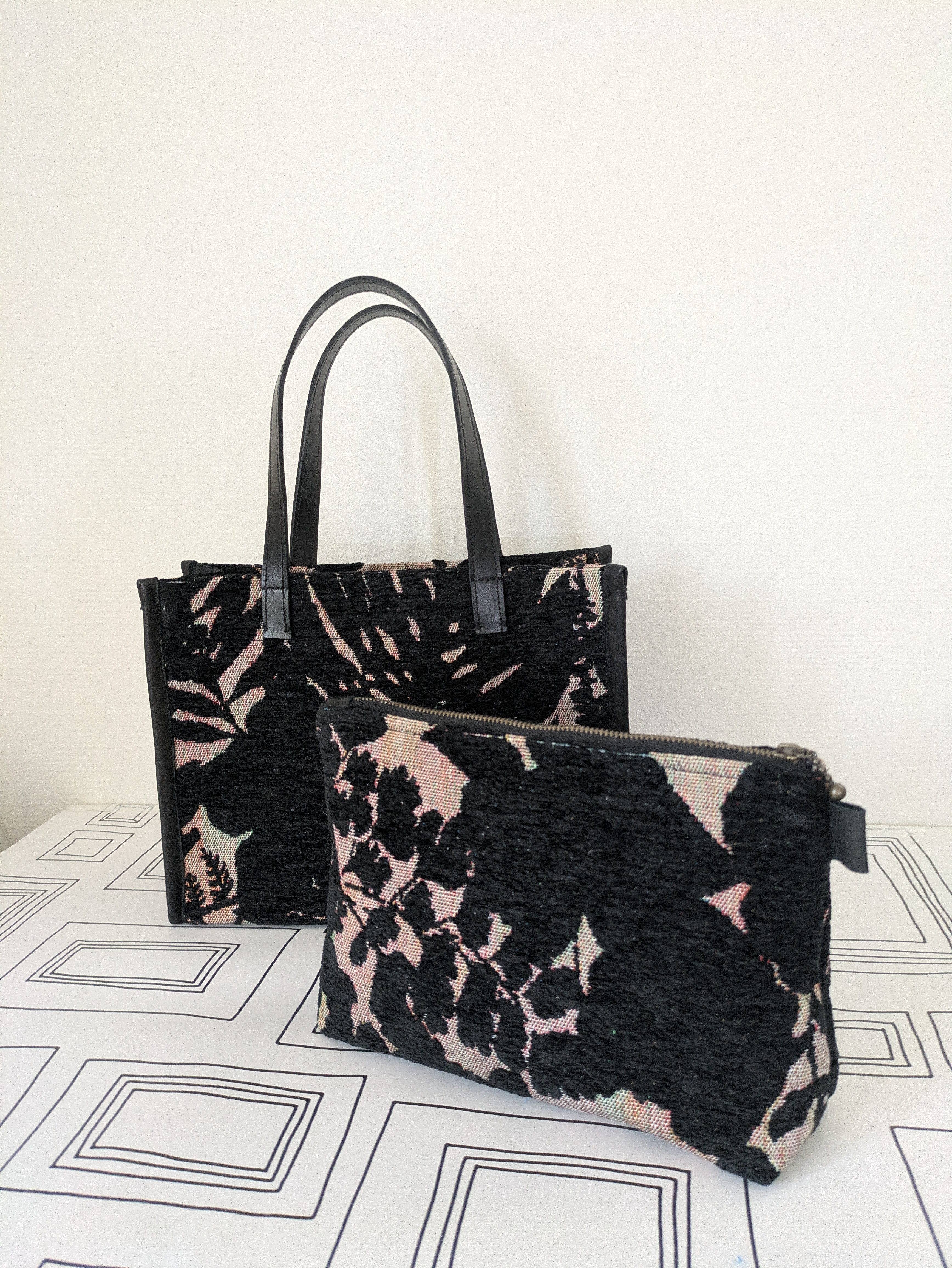 ゴブラン（裏生地）のとーと（ポーチ付き）