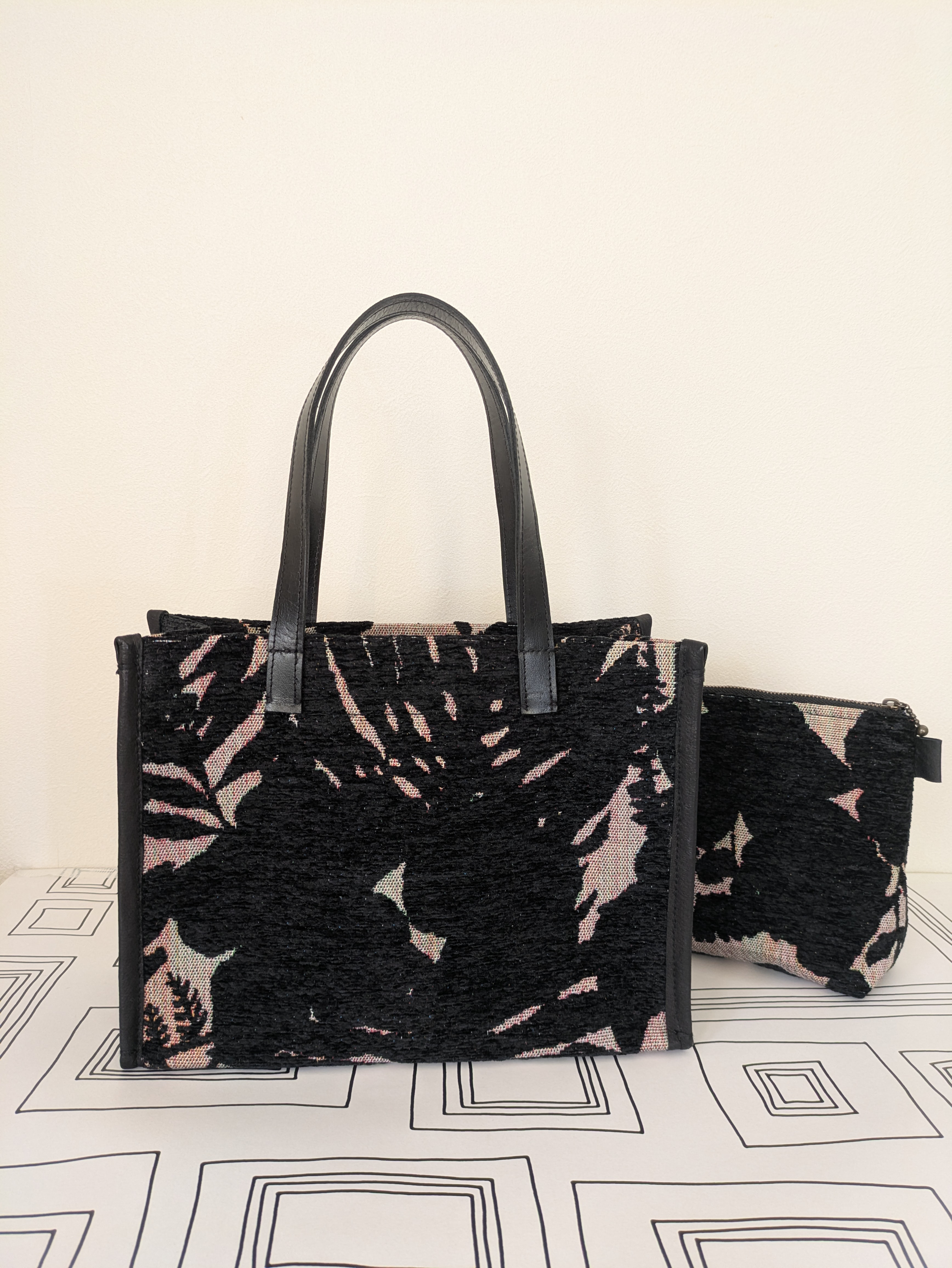 ゴブラン（裏生地）のとーと（ポーチ付き）