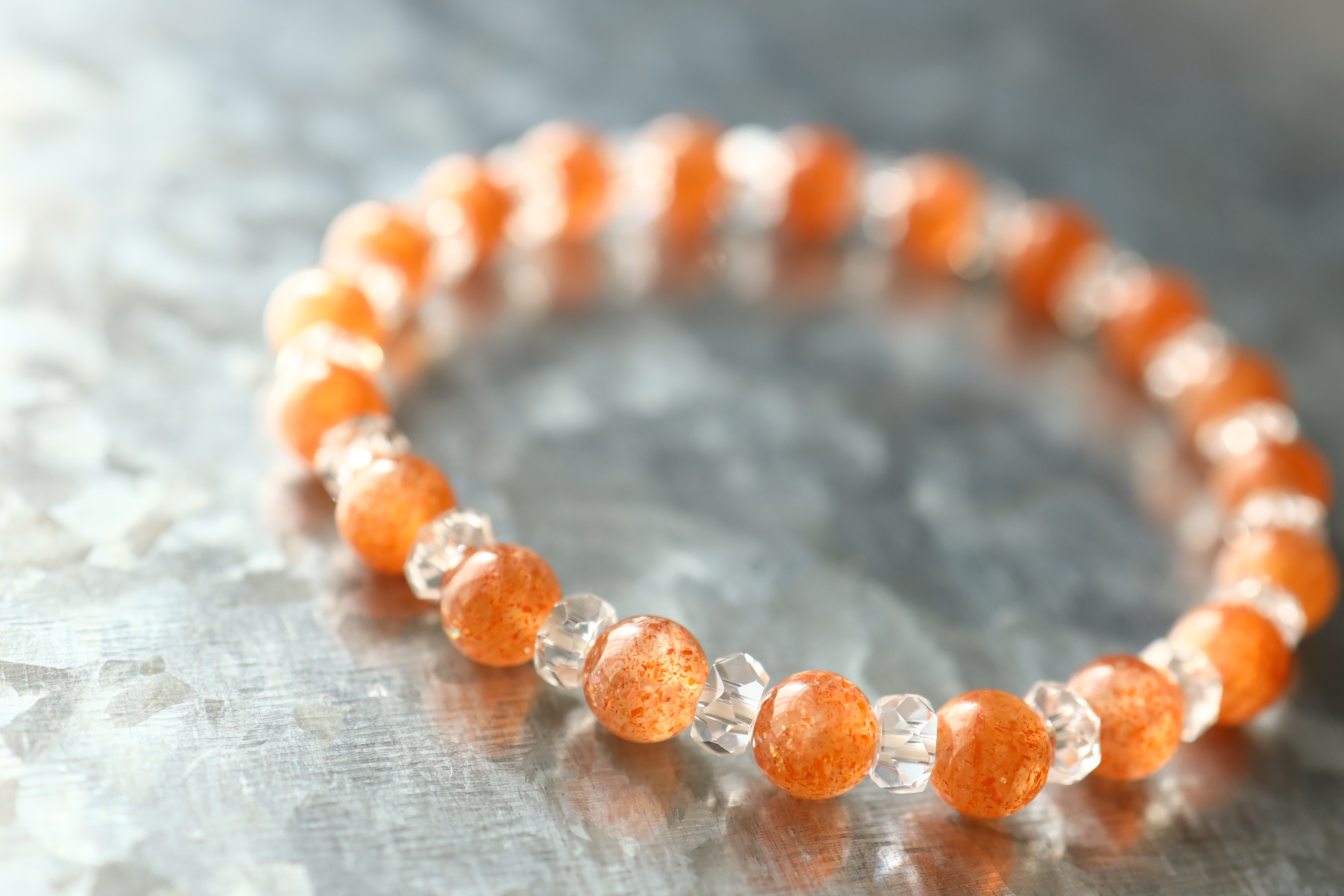 …☆石の持つ美しさを存分に感じて頂きたいです☆サンストーン：約6.5ミリ＆水晶☆…☆天然石ブレスレット☆…