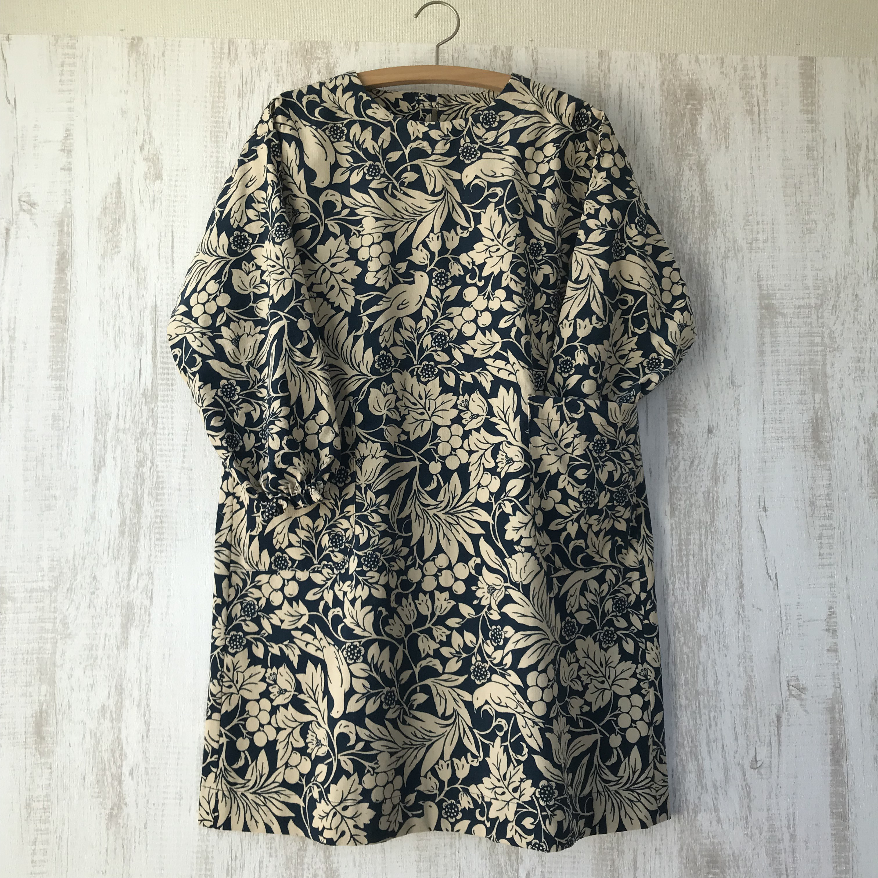 【SA LE♦️30%OFF】細コール天　花柄　ゆったり　チュニック