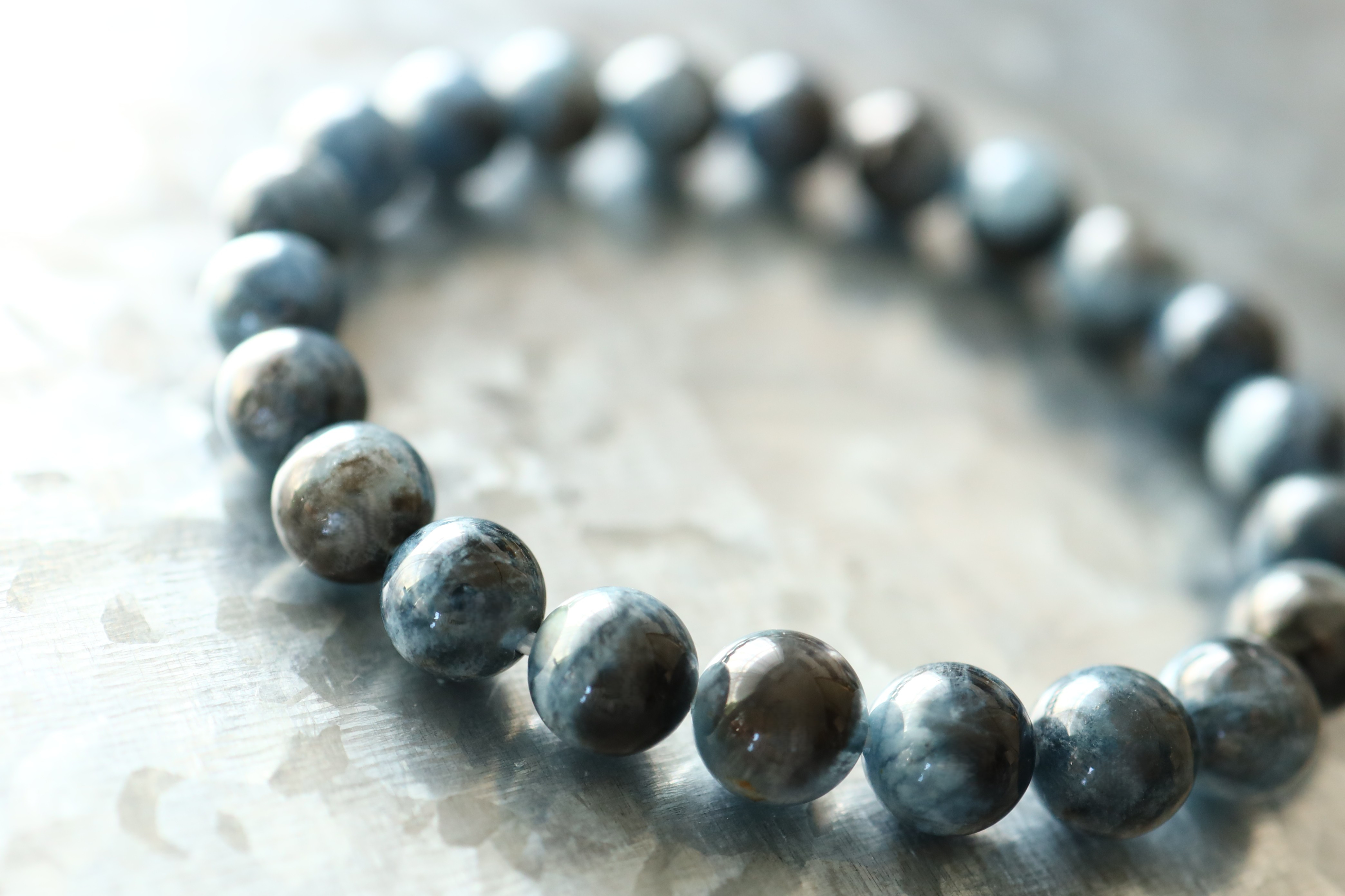 …☆プレミアムブレス☆…☆ブラックシラーアクアマリン：約8.2ミリ☆…☆天然石ブレスレット☆…