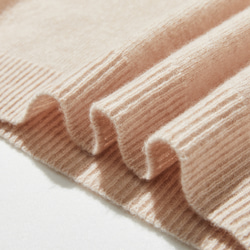 舒適時尚的針織毛衣，秋冬季必備單品。 100%羊毛，米色，貨號251120-1。 第8張的照片