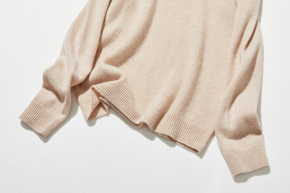 舒適時尚的針織毛衣，秋冬季必備單品。 100%羊毛，米色，貨號251120-1。 第4張的照片