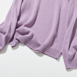 舒適時尚的針織衫，適合秋冬季節穿著。 100%羊毛，淺紫色（251120-8）。 第3張的照片