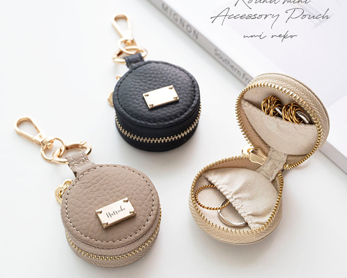 ラウンド用品・アクセサリー mimi ラウンド ミニ アクセサリーポーチ 【 本革 ニュアンス ネームプレート