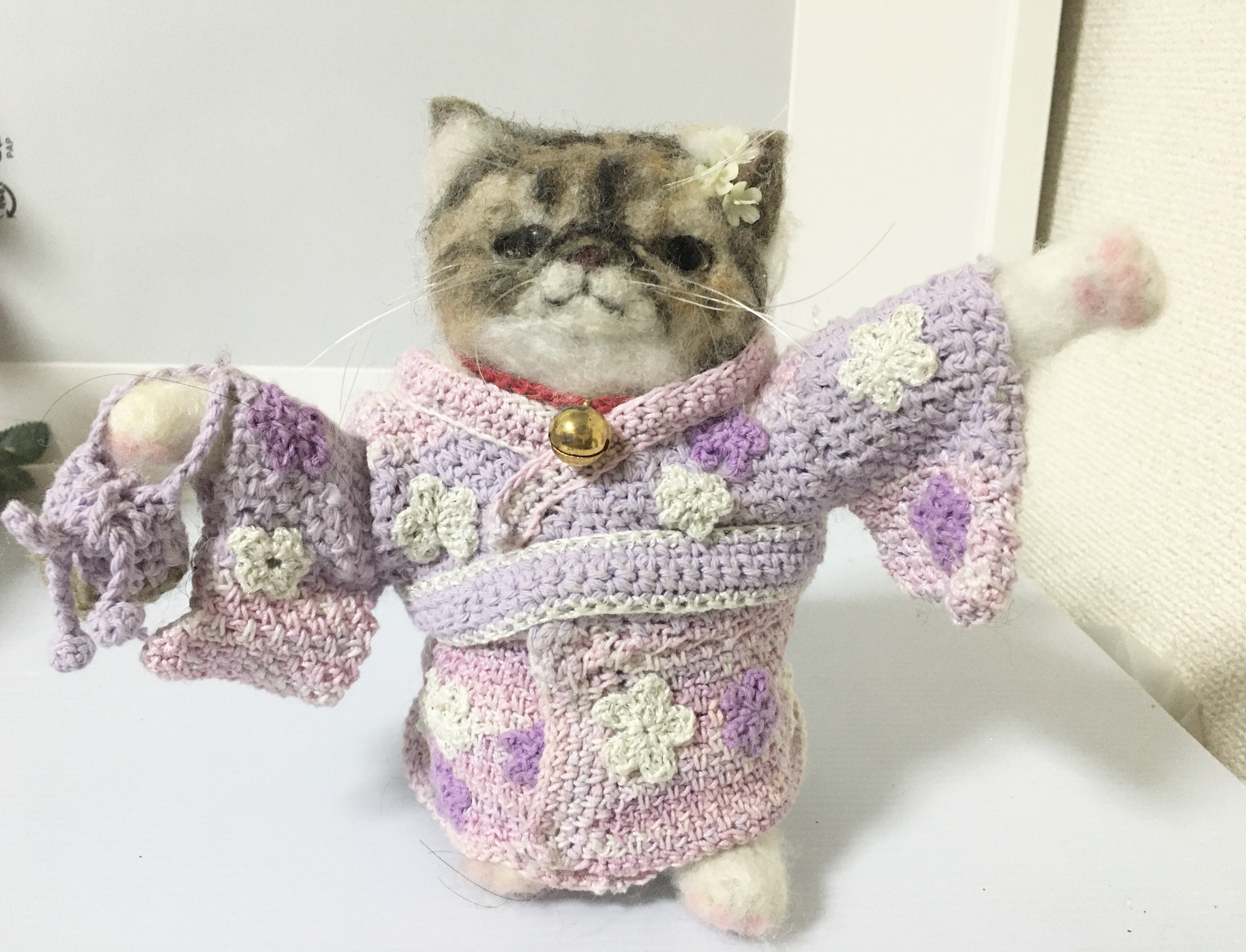 【一点物】きょとん顔がたまらない！リアル風エキゾチックショートヘアの招き猫（羊毛フェルトオブジェ）