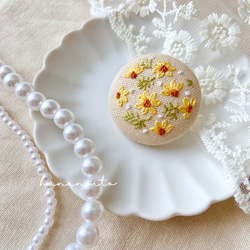 春のつぼみ 手刺繍のお花パッチンピン ヘアピン hananoito 通販