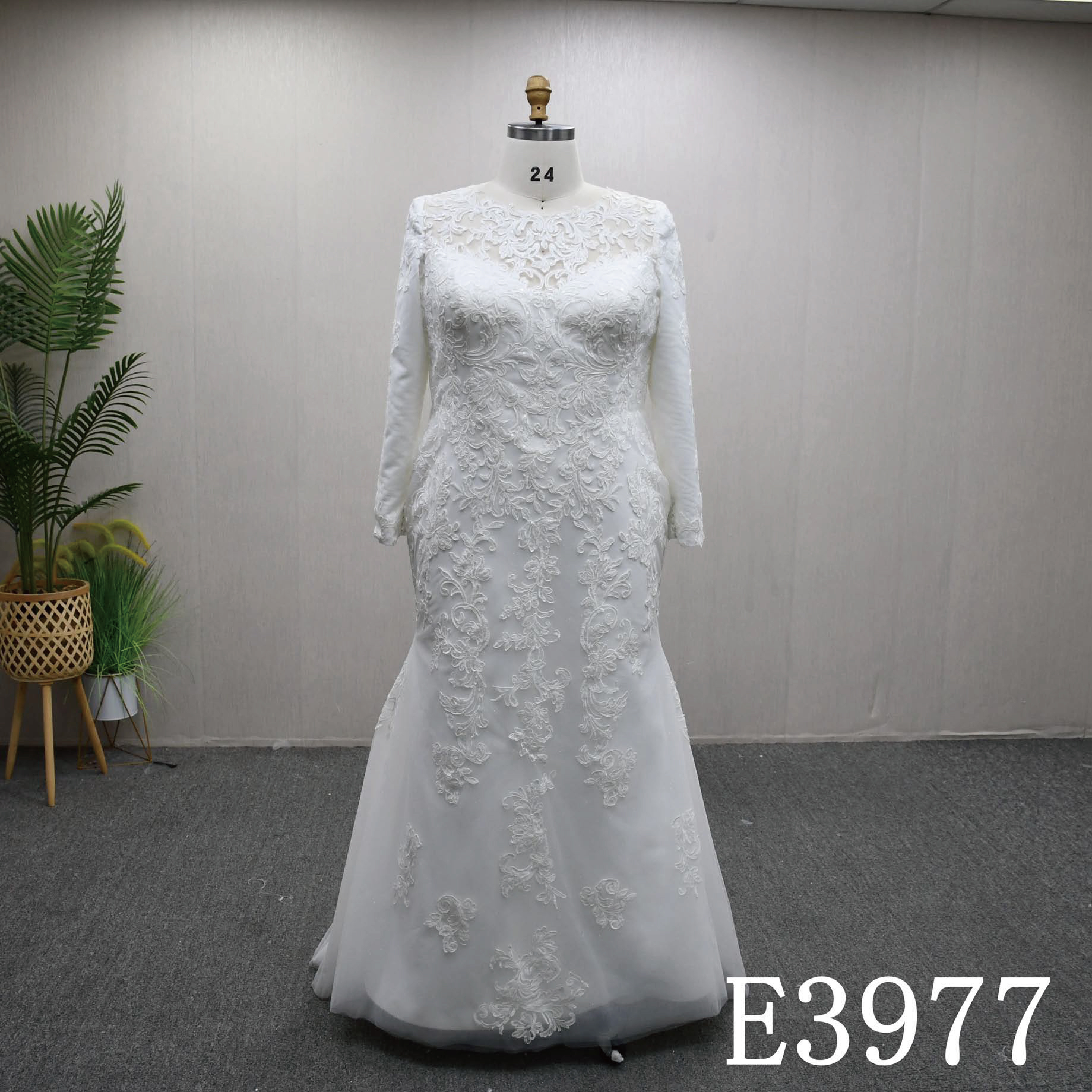 お買い得　長袖　イリュージョン　アンティークなマーメイドドレス　フランス刺繍　タイトスカート　秋婚春婚優雅　前撮りお呼ば