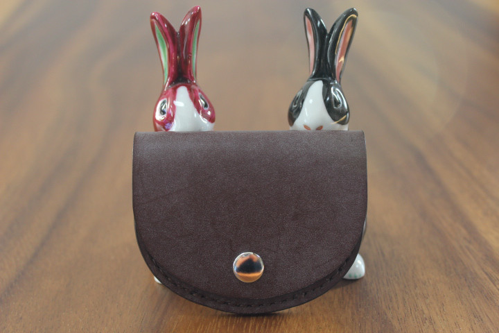 Ｈｅａｒｔ＆Ｄｉａ　手縫い　馬蹄型小銭入れ　ブライドルレザー（ブラウン）