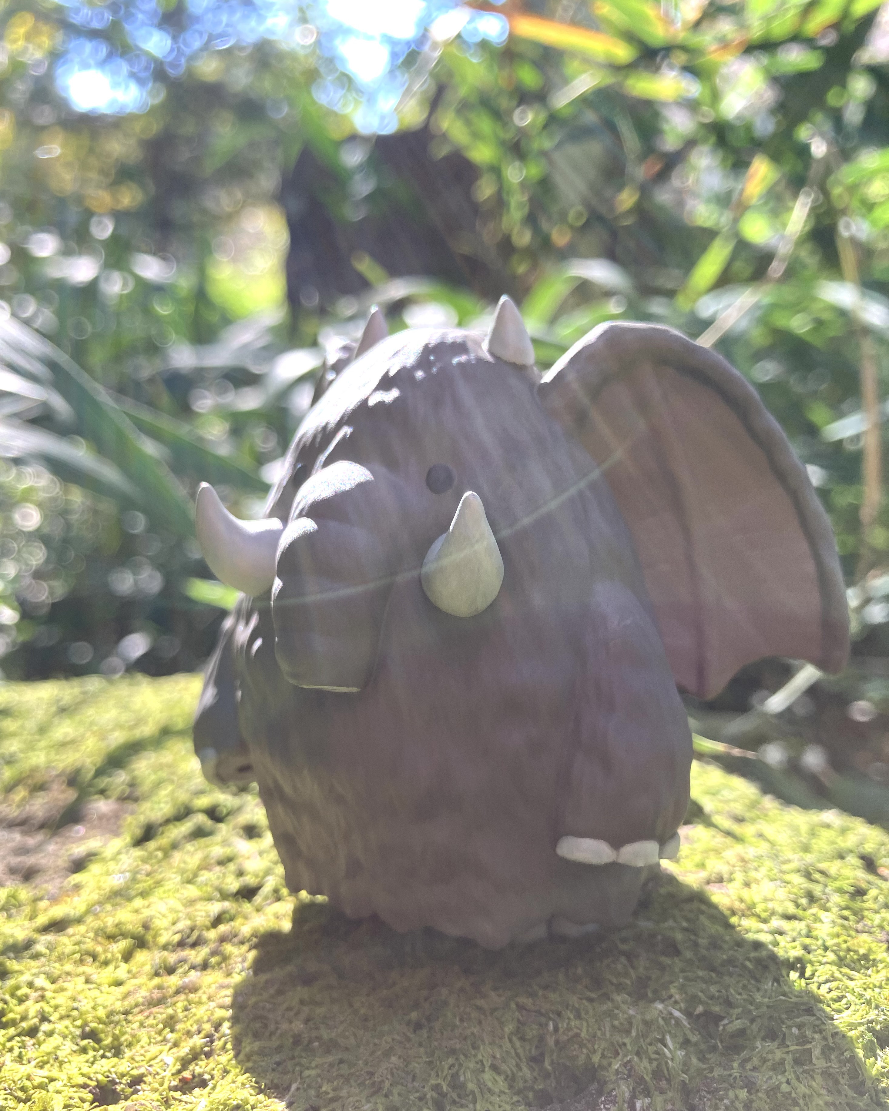 悪魔のようなマンモス《アクマンモス》の置物