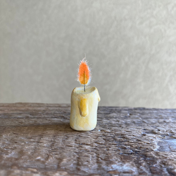 9931.bud 粘土のロウソク 1枚目の画像