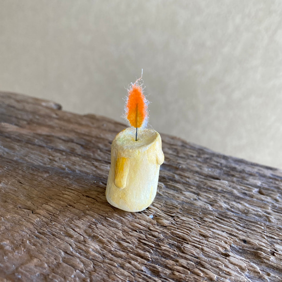 9931.bud 粘土のロウソク 2枚目の画像