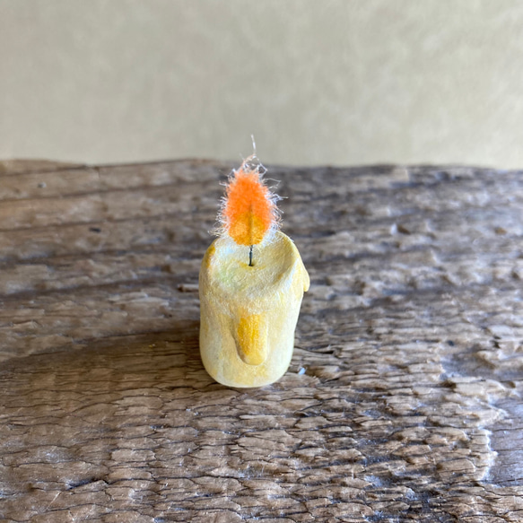9931.bud 粘土のロウソク 3枚目の画像