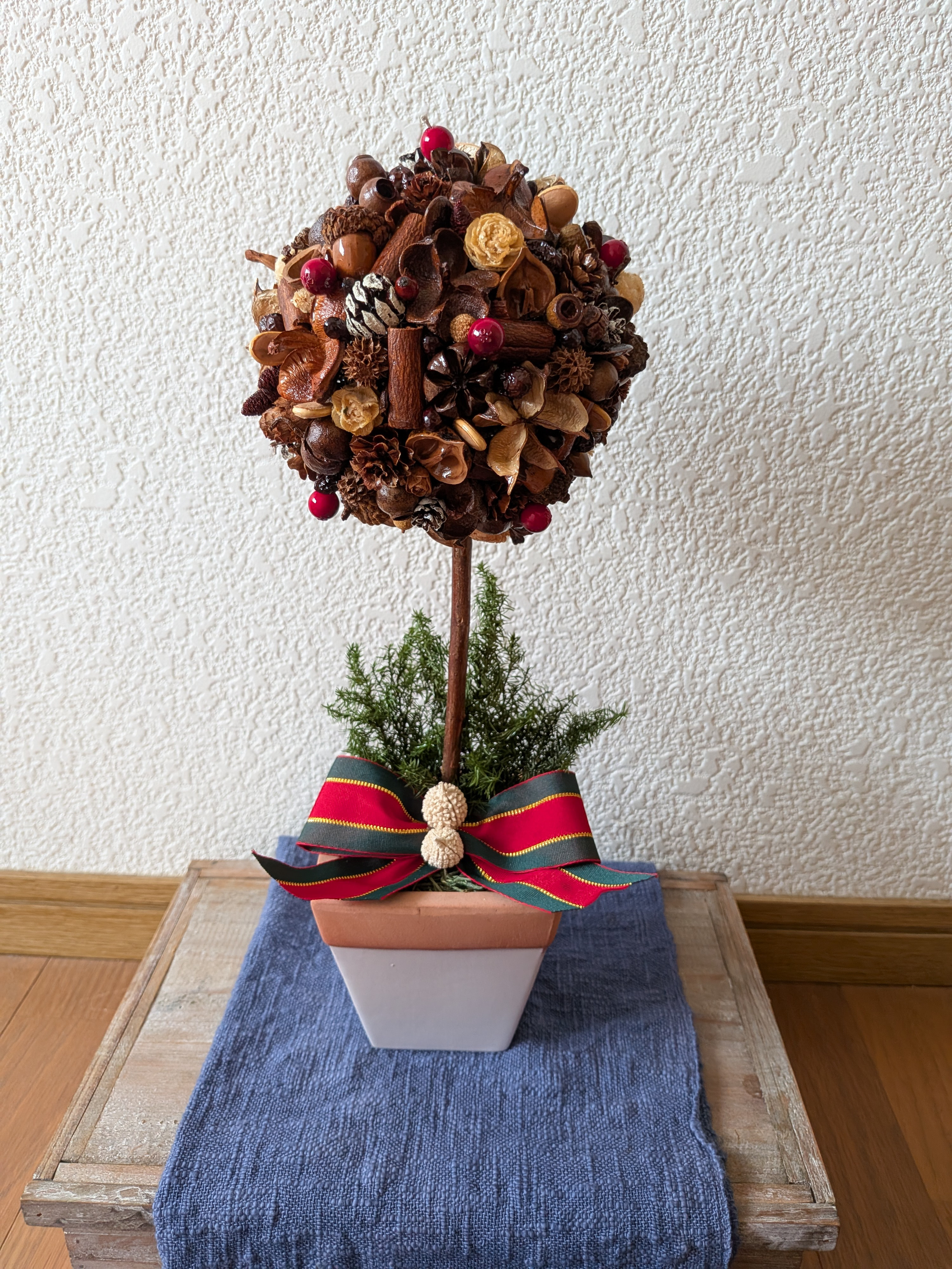 《新作＊X’mas》北欧の森のクリスマス・ボールトピアリー 高さ35cm（1点限定）