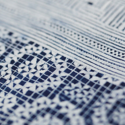 アンティーク刺繍布｜ミャオ族（苗族）伝統手仕事・平刺繍・植物文様