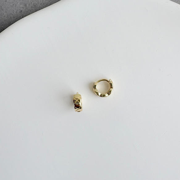 【つけっぱなし】超極小7ミリフープピアス ゴールド 2枚目の画像