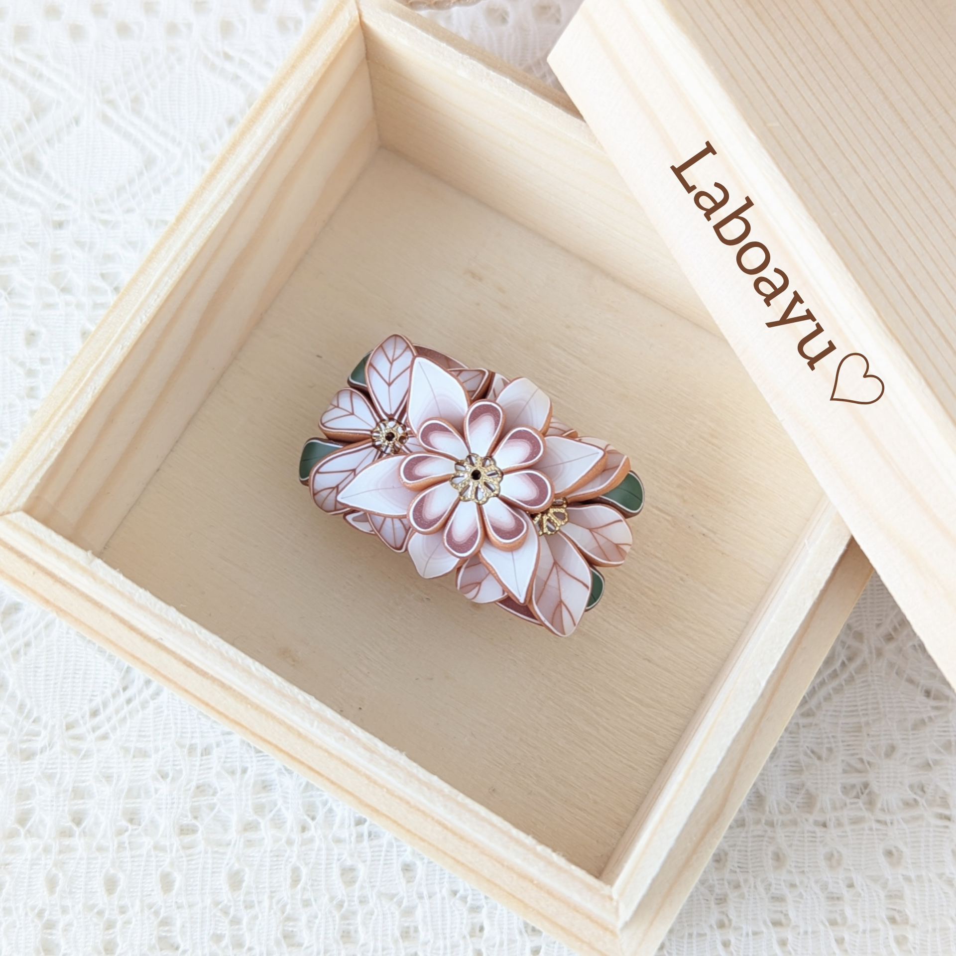 帯留め〈Bouquet・sepiaポインセチア・盛り〉