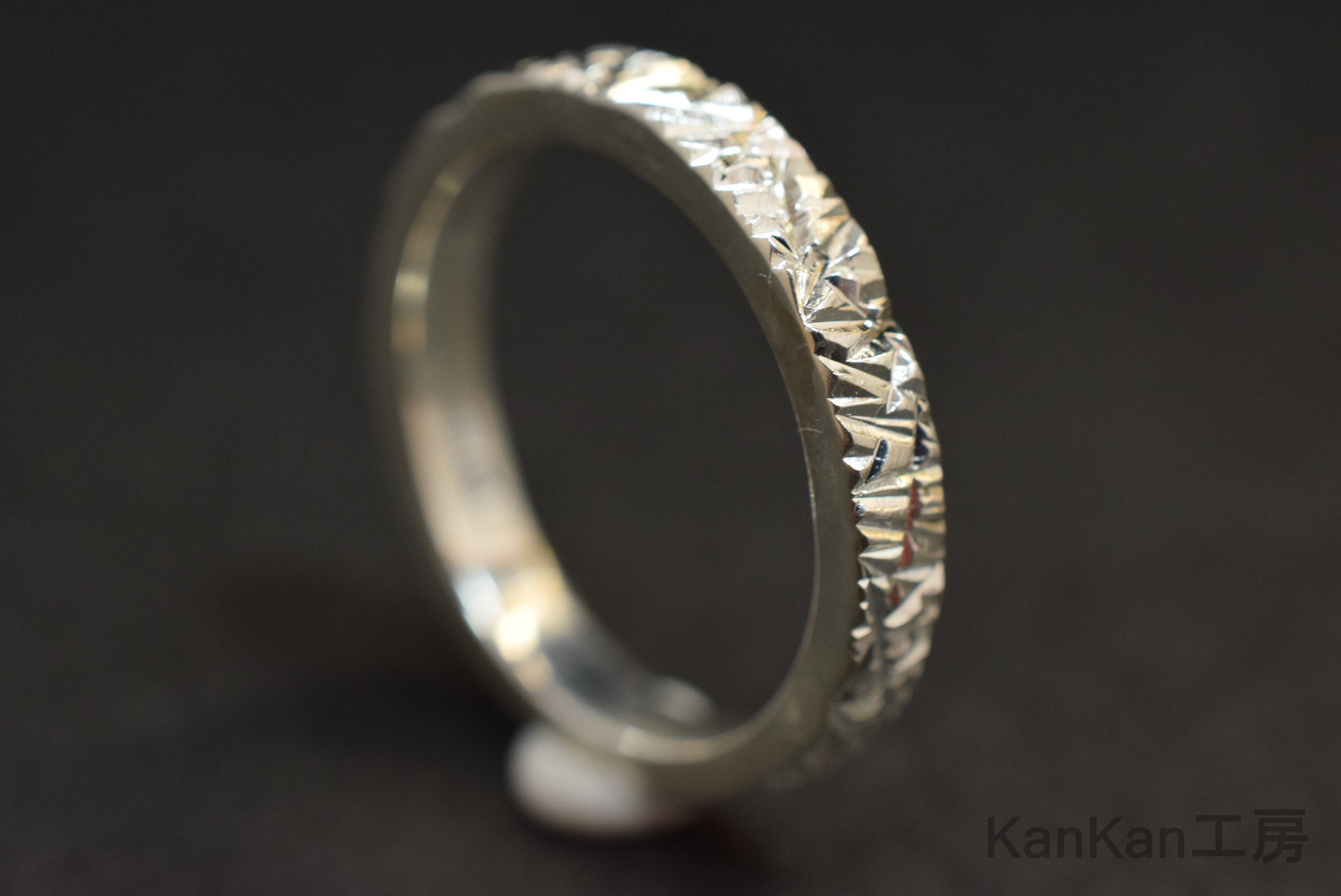 SVリング｜乱彫り｜平打ち・幅(約)3.0㎜