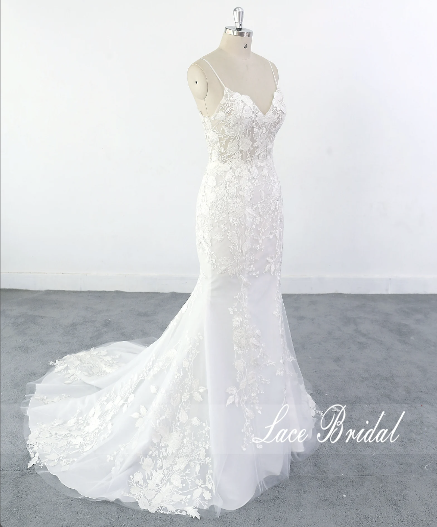 マーメイドウェディングドレストレーンありデザイン結婚式ドレス59