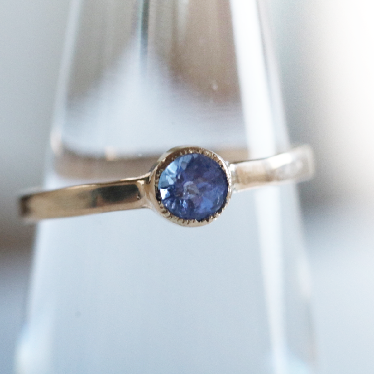 （一点もの・K10YG）宝石質タンザナイトのシルバーリング（4mm,11.5号） 42,300円