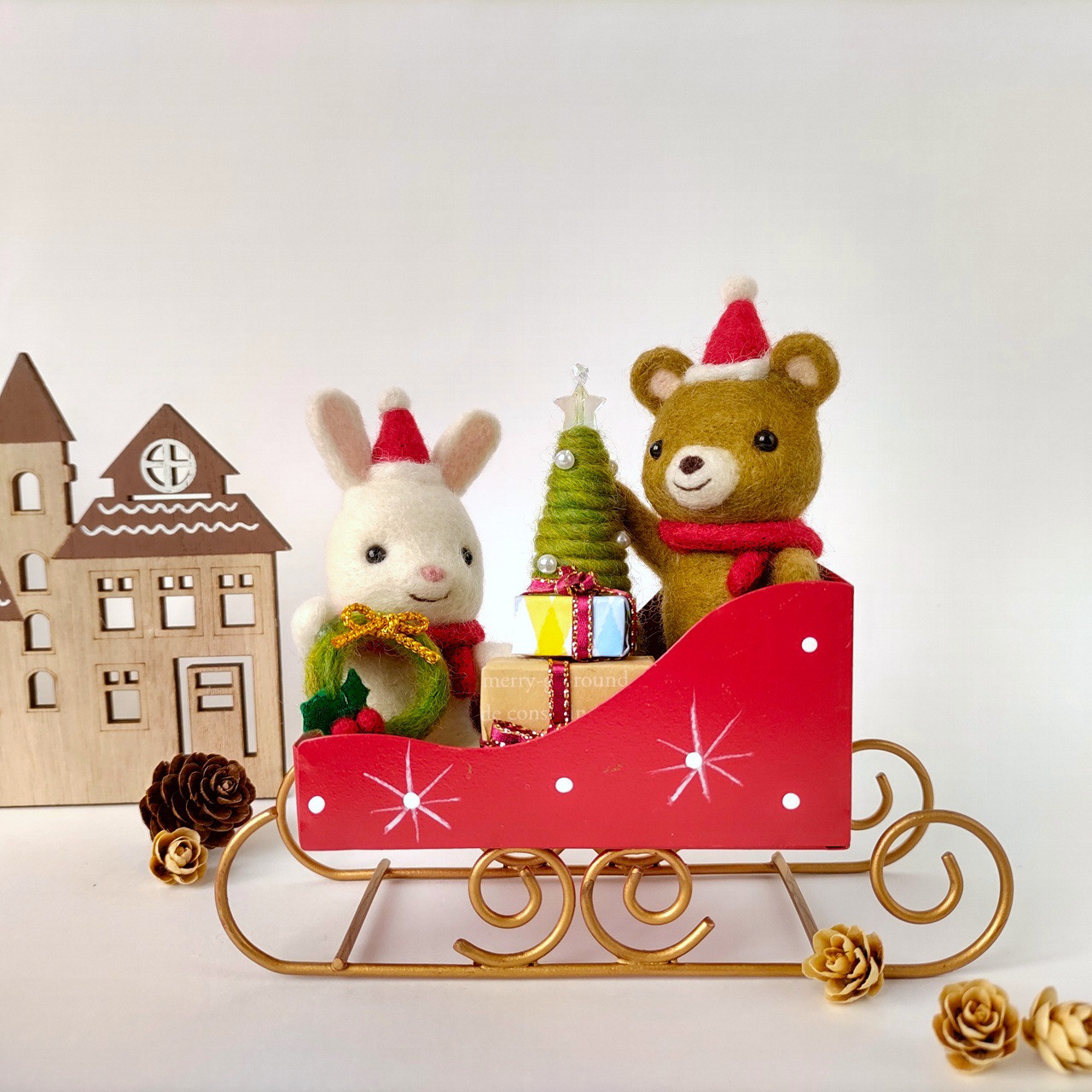 クリスマスセール《一点もの》うさぎとくまのサンタのそりオブジェ☆羊毛フェルト